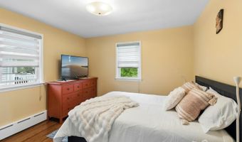 125 W Minna Ave, Avenel, NJ 07001