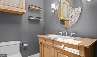 28 SWAN St, Lambertville, NJ 08530