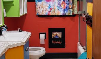 163 N Washington St, Alderson, WV 24910