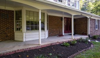 6820 COLBURN Dr, Annandale, VA 22003