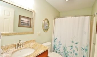 40 Kathryn Ln, Bangor, ME 04401