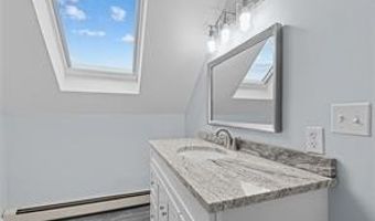17 Selkirk Rd Rd 3, Cranston, RI 02905