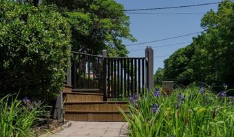 71 Vinton Ave, Cranston, RI 02920