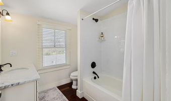 44 Tuckerman Ave, Middletown, RI 02842