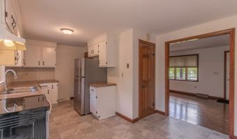 629 River Rd, Agawam, MA 01001