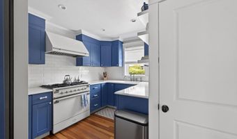 7 Verndale Cir, Bristol, RI 02809