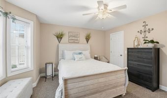 40 Saw Mill Dr 204, North Kingstown, RI 02852