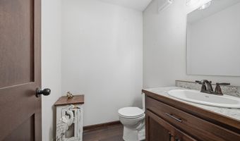 814 Curt Felt Dr, Alexandria, MN 56308