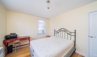 118 W 46TH St, Bayonne, NJ 07002