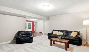 757 N Hanover St, Auburn, KS 66402