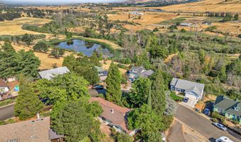 360 Coventry Pl, Ashland, OR 97520