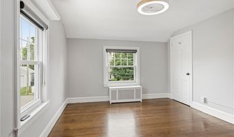 26 Tryon Ave, East Providence, RI 02916
