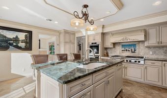 301 22nd St NW, Austin, MN 55912