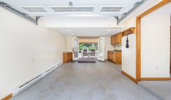 81 Minnesota Ln, Bristol, CT 06010