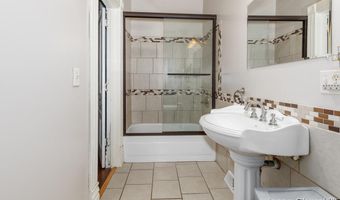 521 Trowbridge St, Allegan, MI 49010