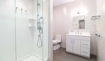 13 Kellogg St, Brookfield, CT 06804