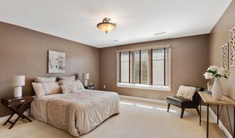 11 Swan Ln 11, Andover, MA 01810