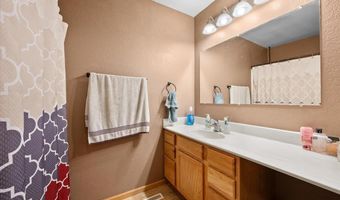 702 Taylor Ct, Belle Fourche, SD 57717