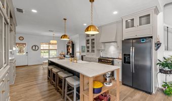 200 Colonel Burt Dr, Benton, LA 71006
