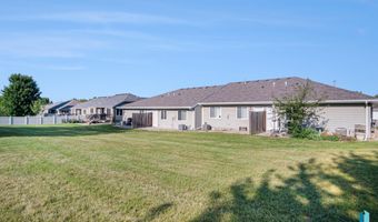 421 N 9th Ave, Brandon, SD 57005