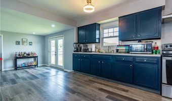 74 Brookhaven Dr, East Providence, RI 02914