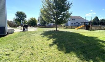 1056 Deertrail Ct, Antioch, IL 60002