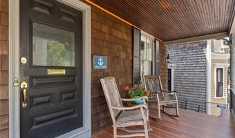 21 John St, Newport, RI 02840