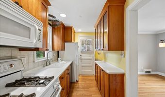 4525 N CHELSEA Ln, Bethesda, MD 20814