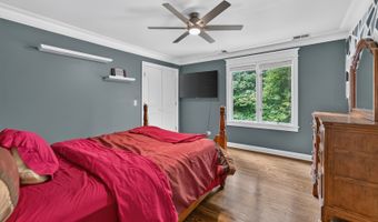 108 N Main St, Algonquin, IL 60102