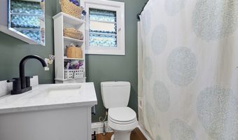 17 Pine St, Bellingham, MA 02019