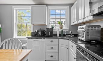 12 Callender Ave, Newport, RI 02840