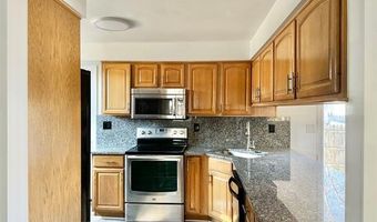 432 Edgewater Dr, Algonac, MI 48001