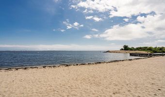66 Wind Jammer Ct, Bayville, NJ 08721