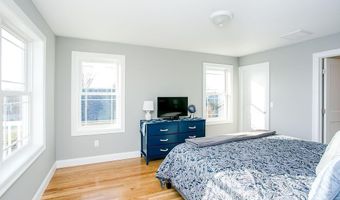 107 Orchard Ave, Middletown, RI 02842