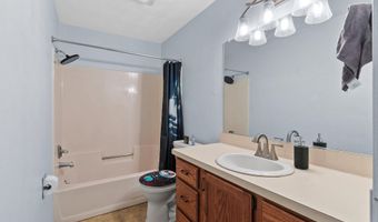 1742 E SYLVAN Ave, Appleton, WI 54915