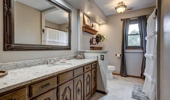 948 Oak Crst, Baxter Springs, KS 66713