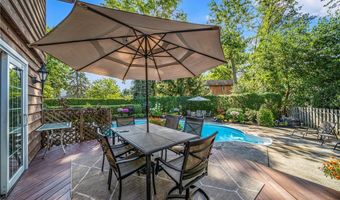 4116 Polo Park Dr, Willoughby, OH 44094