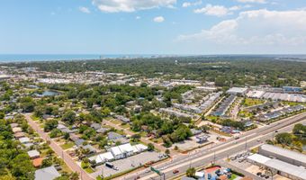 67 W 8TH St, Atlantic Beach, FL 32233