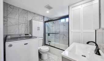 600 Broadway D14, Amityville, NY 11701