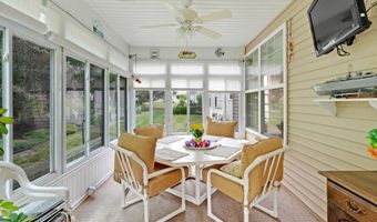 36 Newport St, Barnegat, NJ 08005
