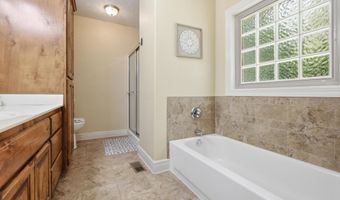 1027 Nickolas St, Aurora, MO 65605