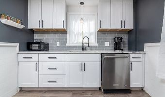 38 Brookside Dr, Cranston, RI 02910