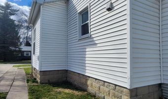 430 N Simon St, Ada, OH 45810