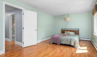 8 Westgate Rd, Cumberland, RI 02864