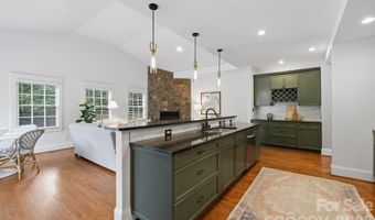 1815 DeArmon Dr, Charlotte, NC 28205