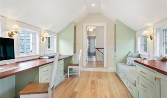 49 Third St, Newport, RI 02840