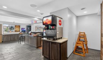 8713 Gravois Rd, Affton, MO 63123