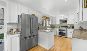 55 Tonela Ln, Barnstable, MA 02630