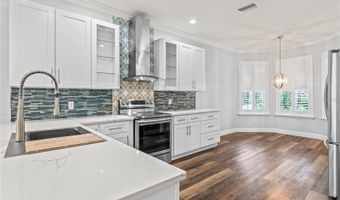 137 SILVER FALLS Dr, Apollo Beach, FL 33572