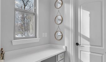 1091 Green Rd, Ann Arbor, MI 48105